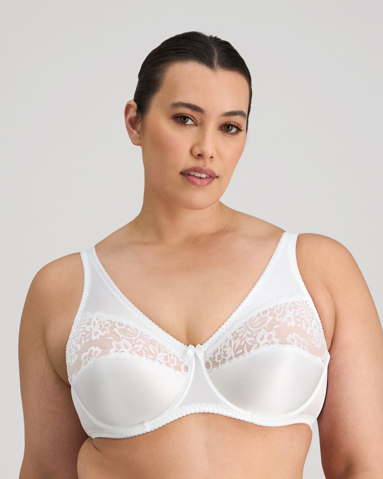 Model wears Classic Underwire Underwire Bra in WHITE. On body front view