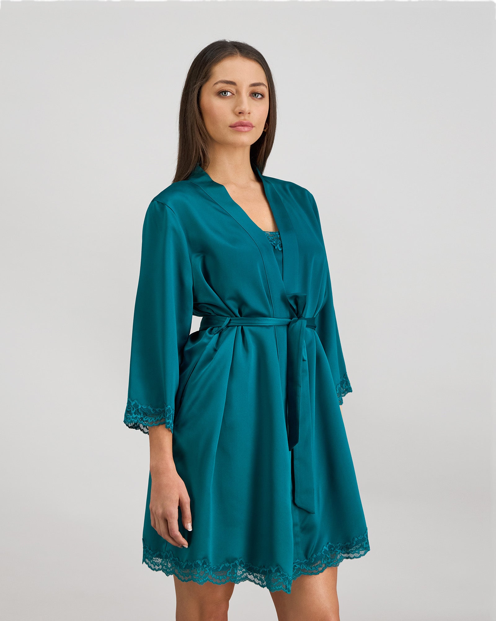 Model wears Sleigh The Night Robe in EVERGLADE. On body side view