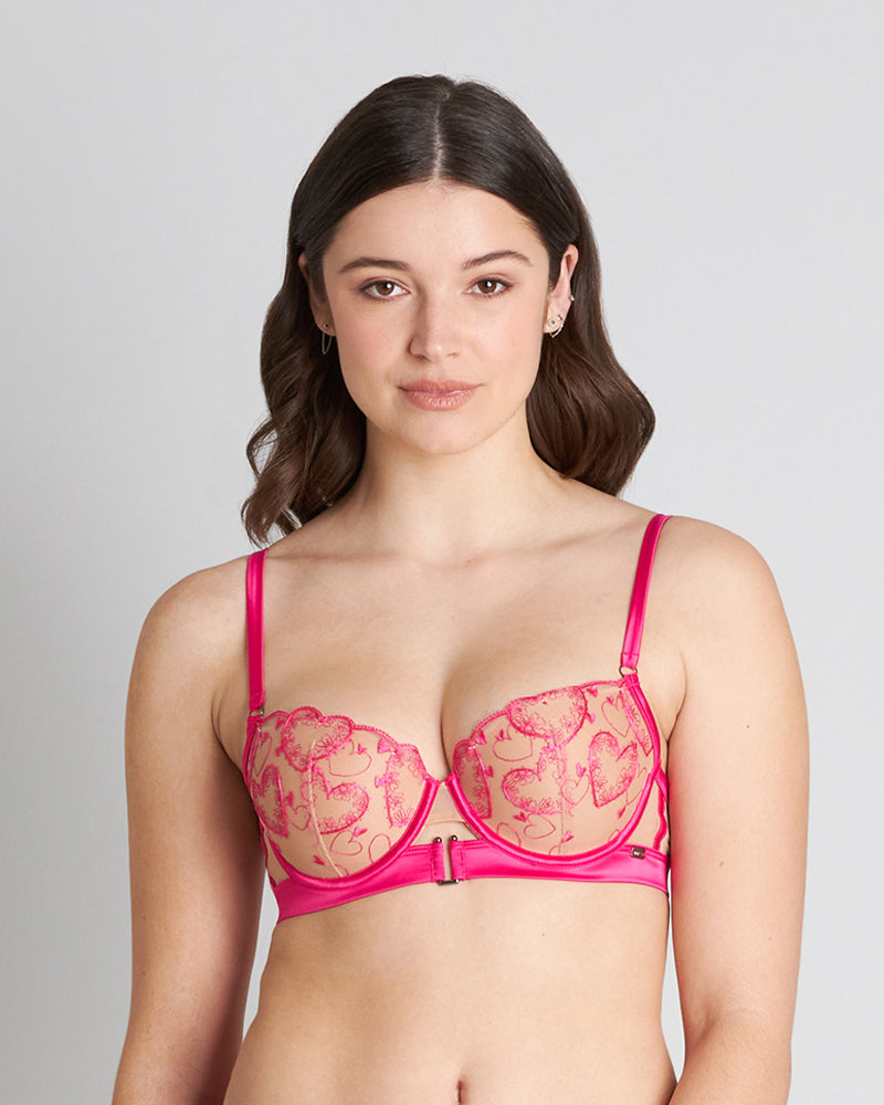 Model wears Meant To Be Contour Bra in CABARET/TUSCANY. On body front view