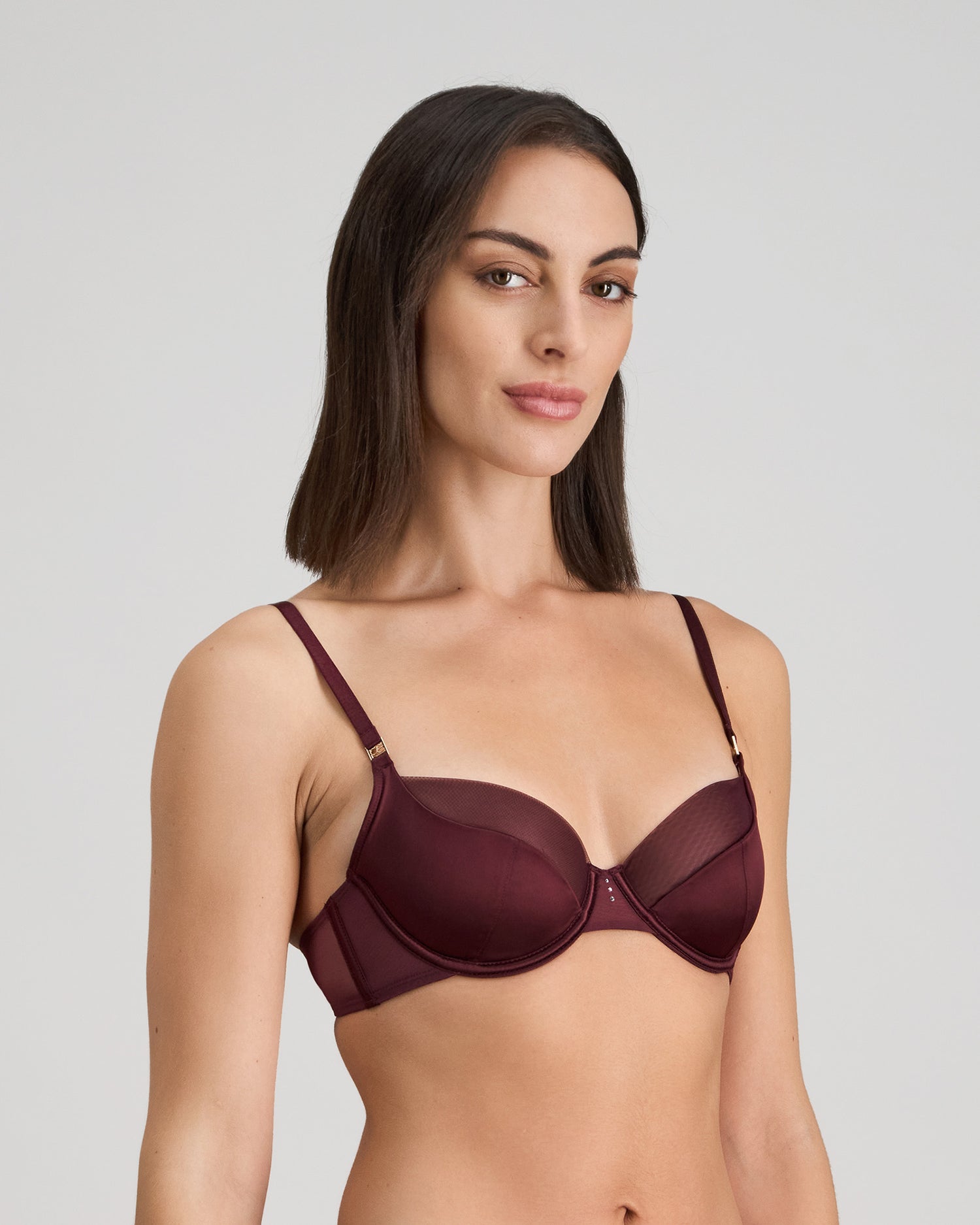 Model wears Sheer Impact Contour Bra in FIG. On body side view
