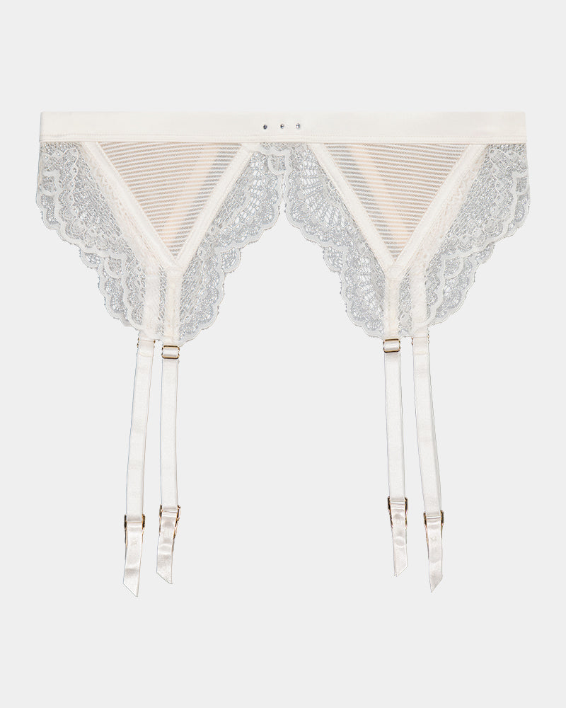 Una Elegance Suspender in SUGAR. Flat lay front view