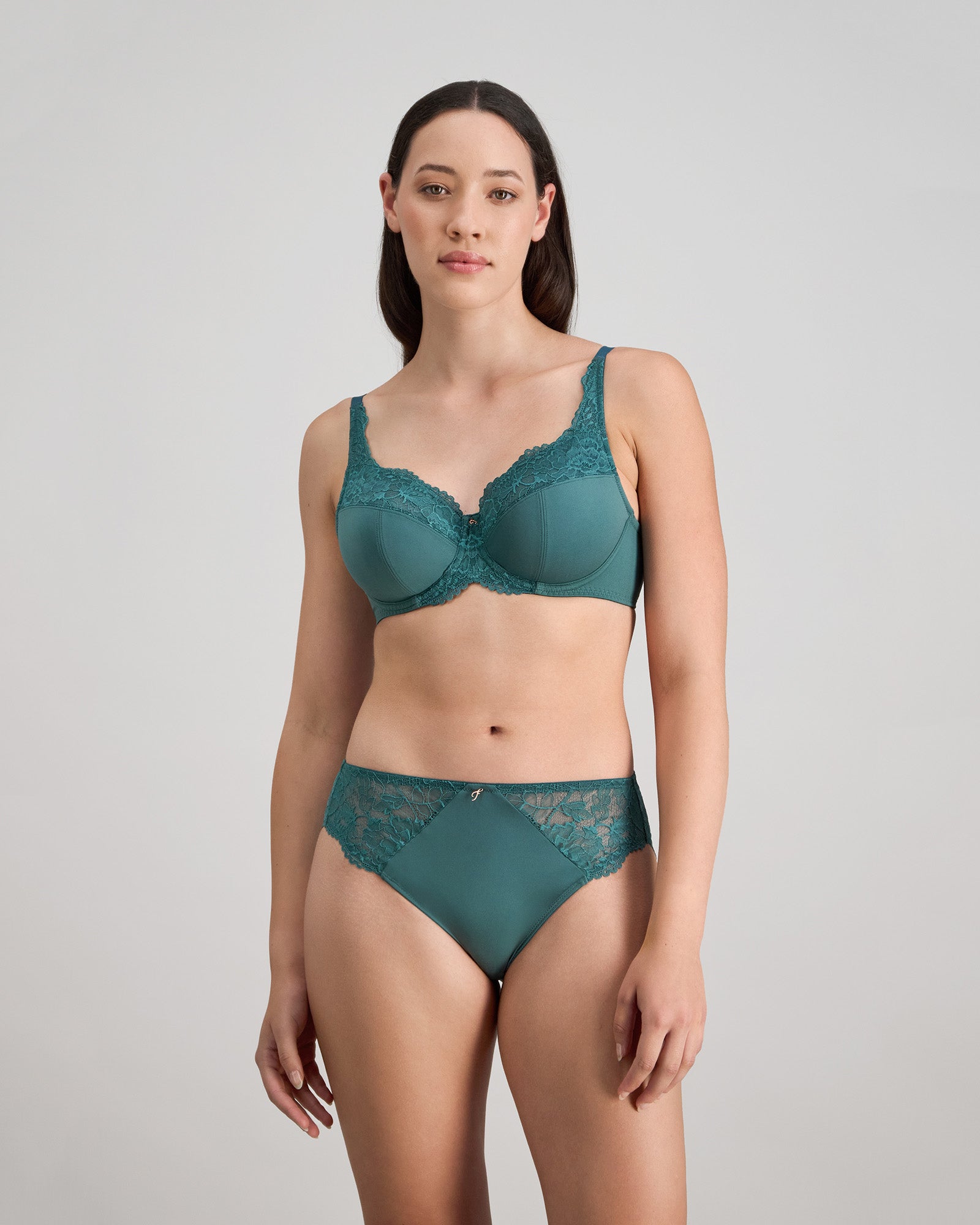 Laurel Underwire Bra in MEDITERRANEA. Feature shot