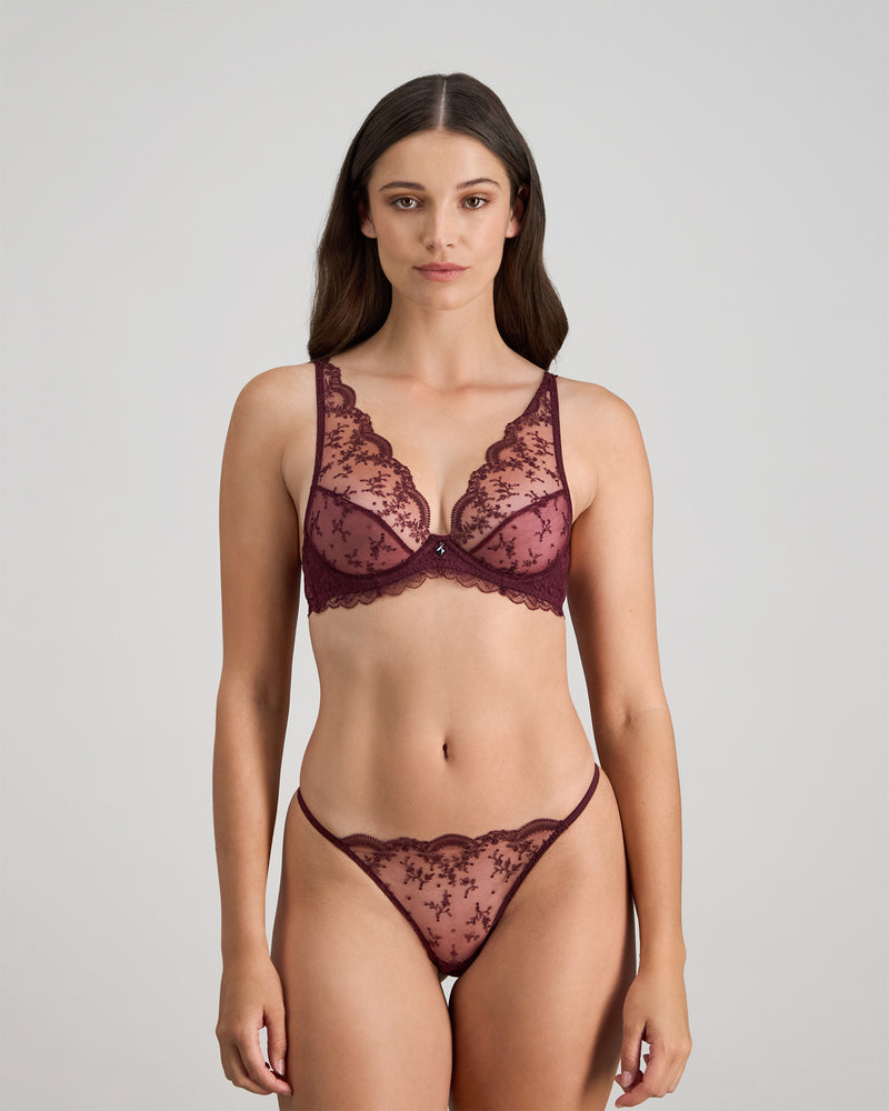 Etienne Thong in FIG. Feature shot
