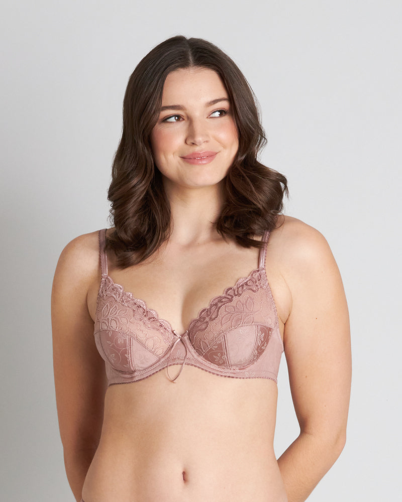 Model wears Yvette Underwire Bra in MOCHA. On body front view