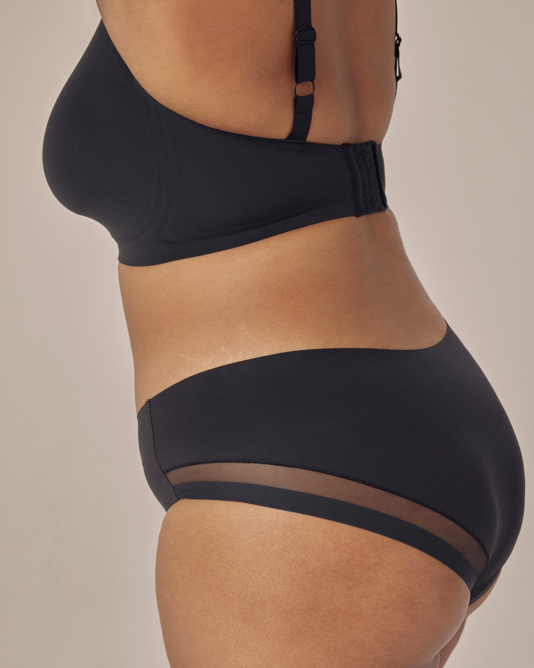 Comfit Collection Midi in BLACK. Flat lay back view