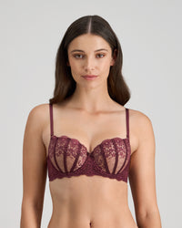 Model wears Sofia Contour Bra in FIG. On body front view