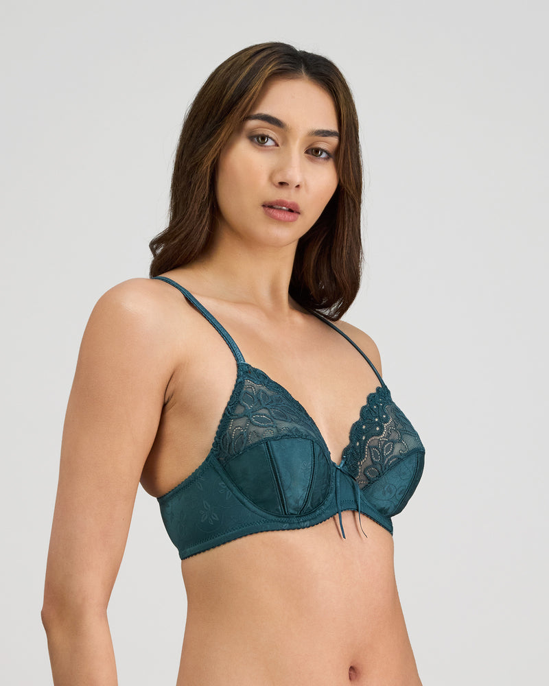 Model wears Yvette Underwire Bra in MEDITERRANEA. On body side view