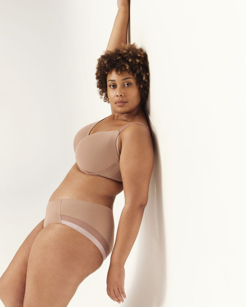 Comfit Collection Midi in MOCHA. Feature shot