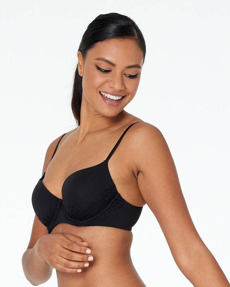 Model wears Simply Me Contour Bra in BLACK. On body side view