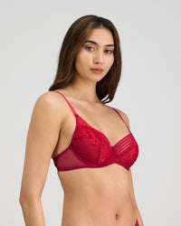 Model wears Lucille Underwire Bra in JAZZY. On body side view