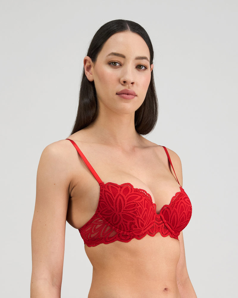 Model wears Lorna Contour Bra in SALSA. On body side view