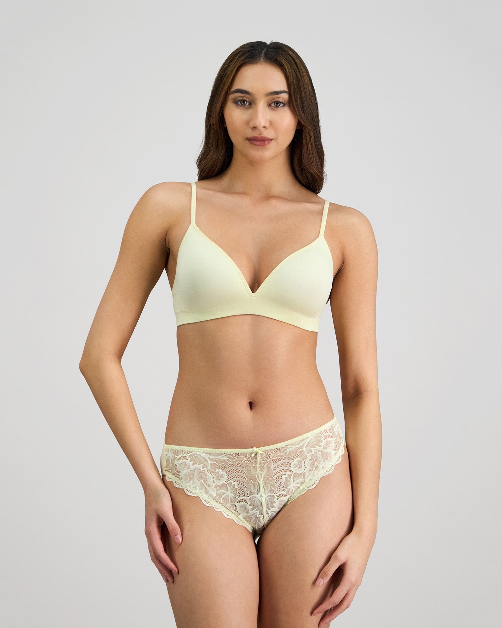 Simply Seamless Wire Free Bra in TRANSPARENT YELLOW. Feature shot