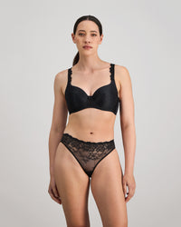 Damask Contour Bra in BLACK. Feature shot