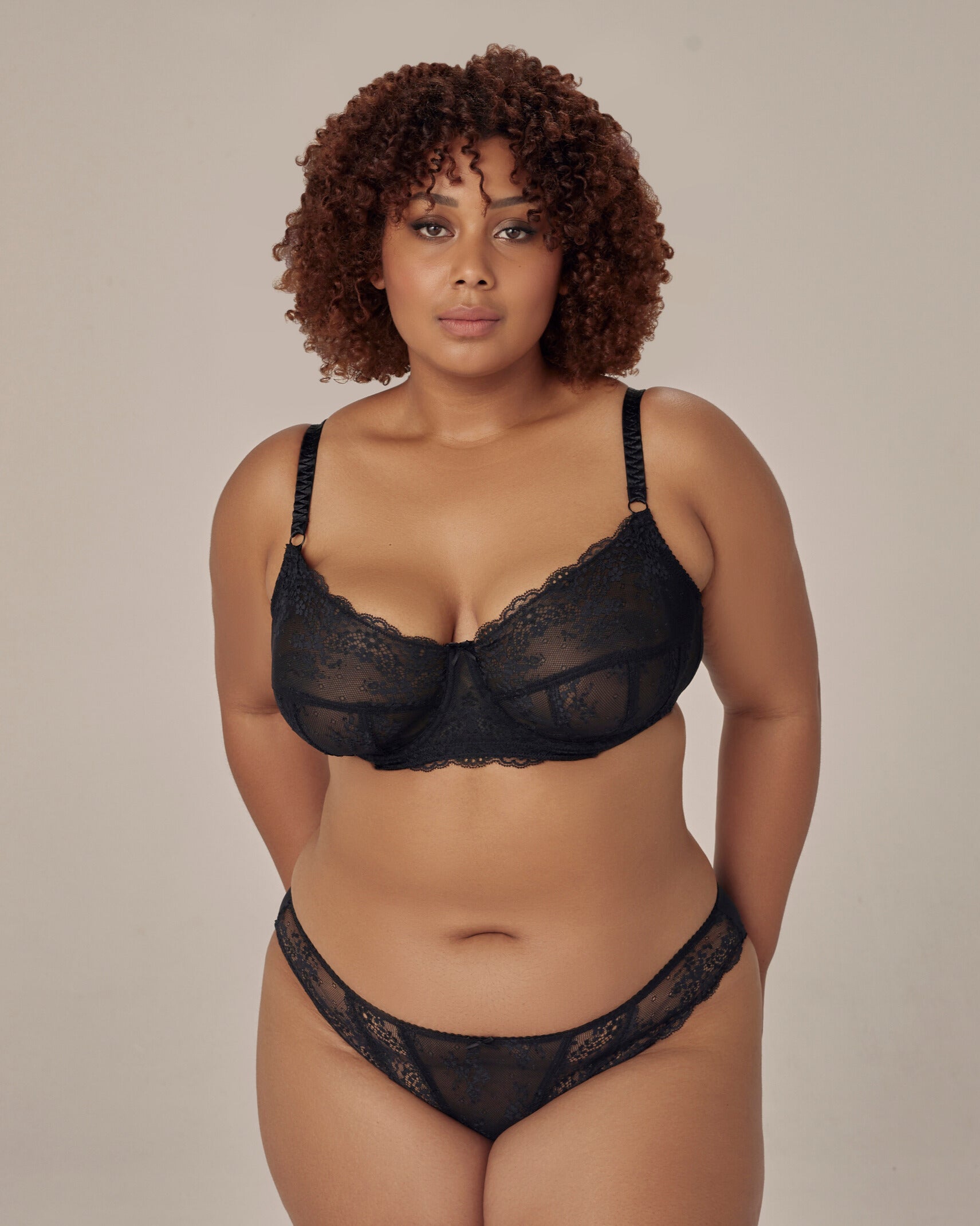 Sofia Underwire Bra in BLACK. Feature shot