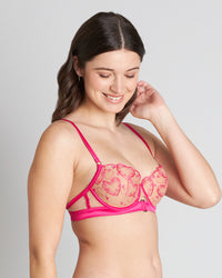 Model wears Meant To Be Contour Bra in CABARET/TUSCANY. On body side view