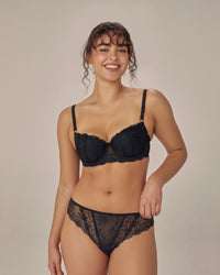 Sofia Contour Bra in BLACK. Feature shot