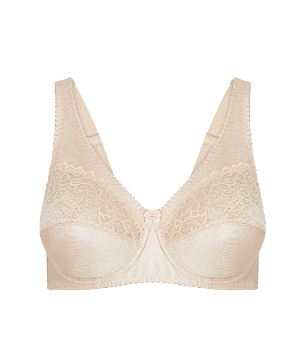 Clarissa Underwire Underwire Bra in ROSE DUST. Flat lay front view