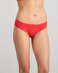 Model wears Seamless Bikini in BITTERSWEET. On body side view