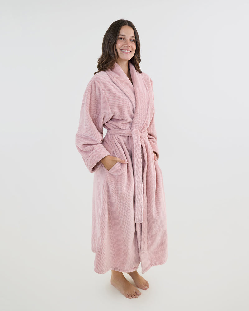 Model wears Cardrona Robe in PALE MAUVE. On body side view