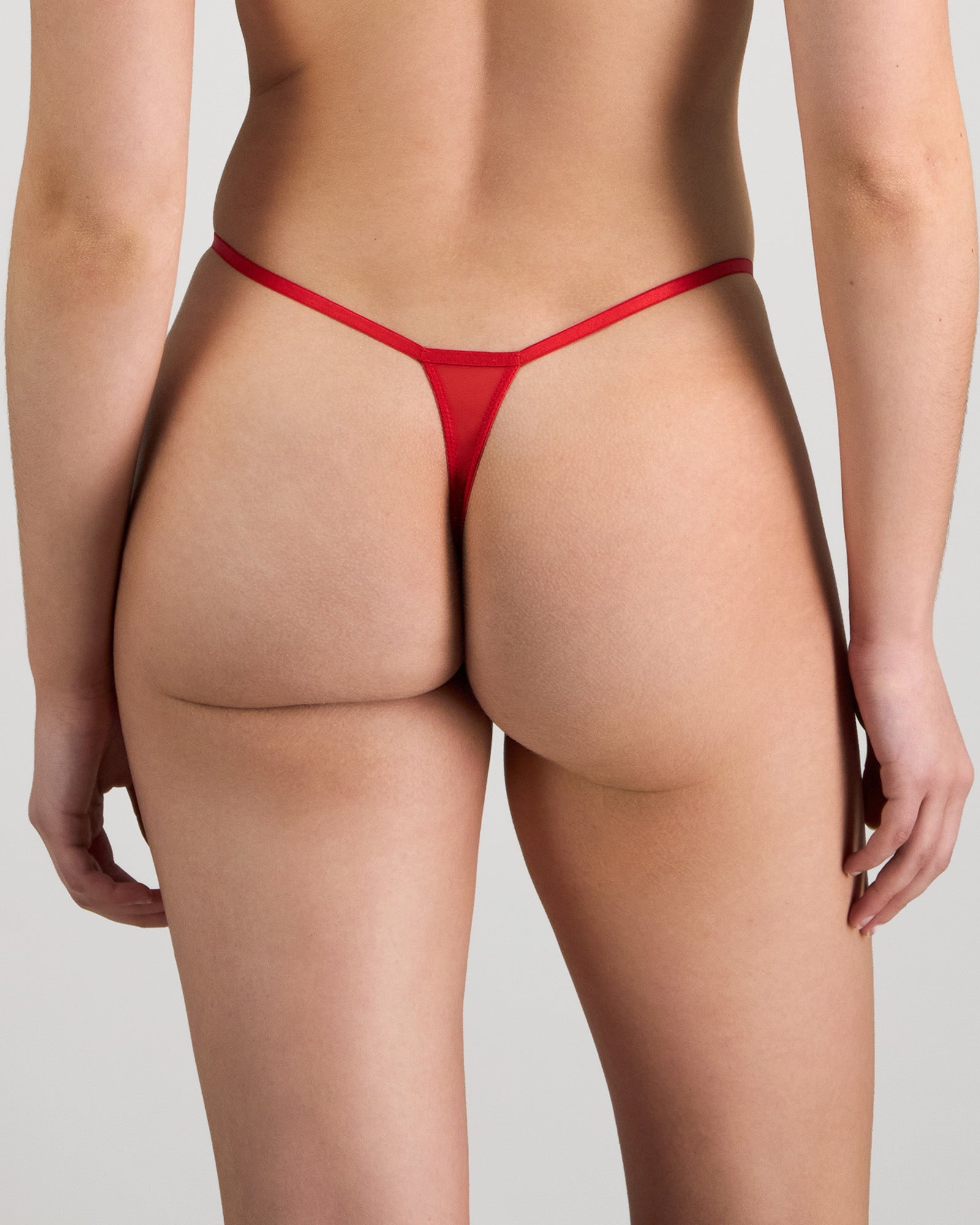 Model wears Florence Thong in SALSA. On body back view