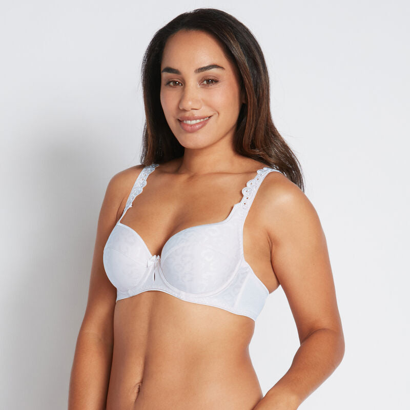 Model wears Damask Twin Pack Contour Bra Twin Pack in IBIS ROSE/WHITE. On body side view