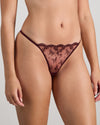 Model wears Etienne Thong in FIG. On body side view