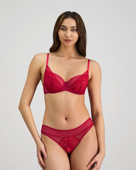 Lucille Bikini in JAZZY. Feature shot