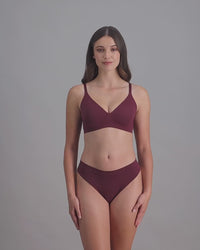 model-poses-in-figg-coloured-bra-and-undies